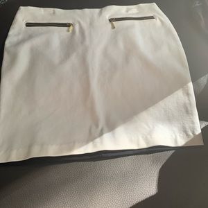 Mini NWT white/black skirt